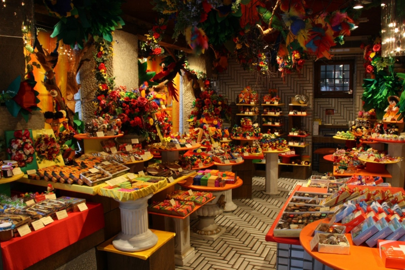 ecommerce-BARJOLS-min_candy_store_chocolate_shop_chocolate_switzerland-393515